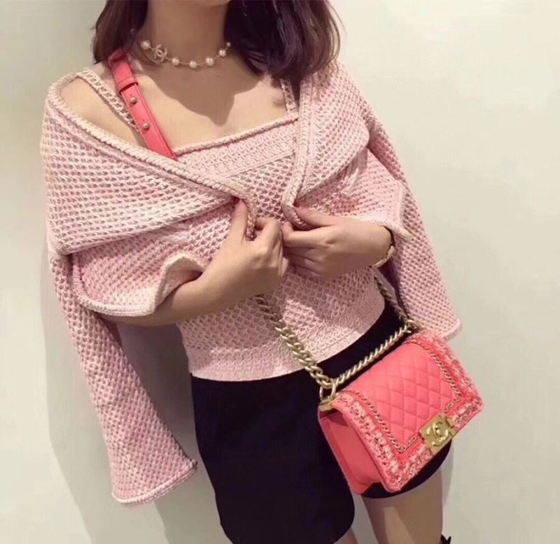 Cozy Chxnxl Brooches 292839