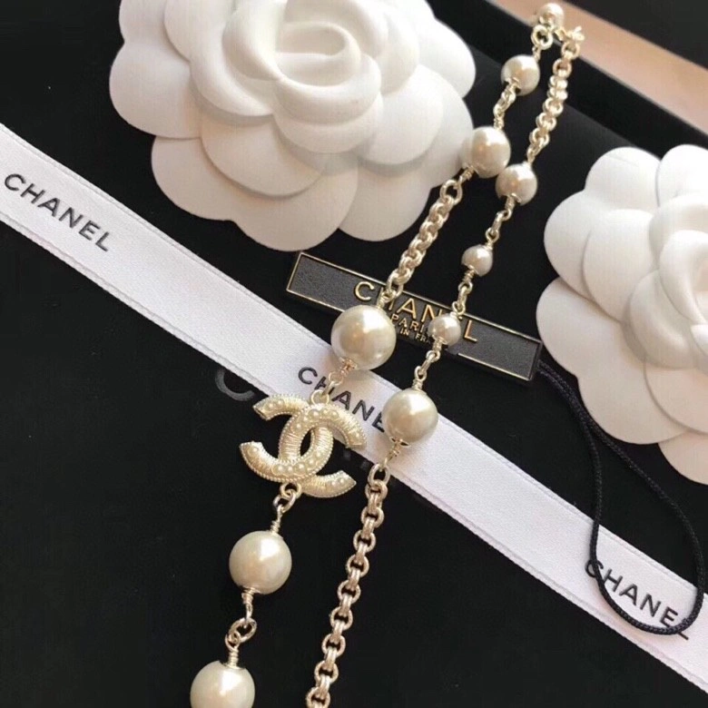 Cozy Chxnxl Brooches 292839