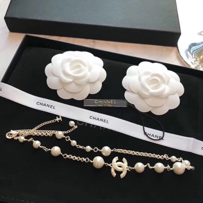 Cozy Chxnxl Brooches 292839