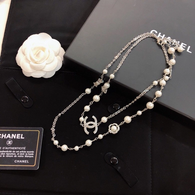 Cozy Chxnxl Brooches 292833