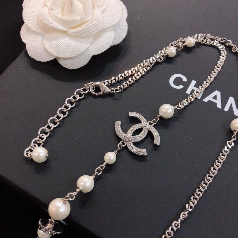 Cozy Chxnxl Brooches 292833