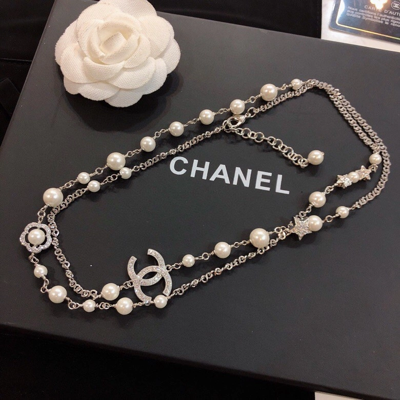 Cozy Chxnxl Brooches 292833