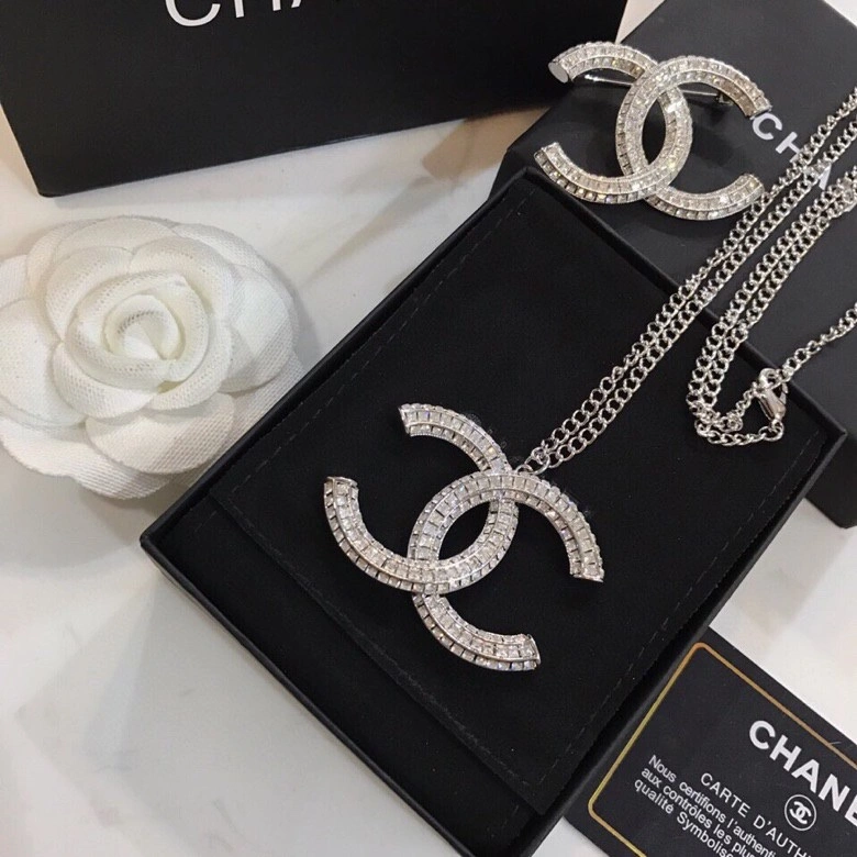 Chxnxl Brooches Sleek 292835