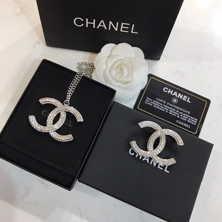 Chxnxl Brooches Sleek 292835
