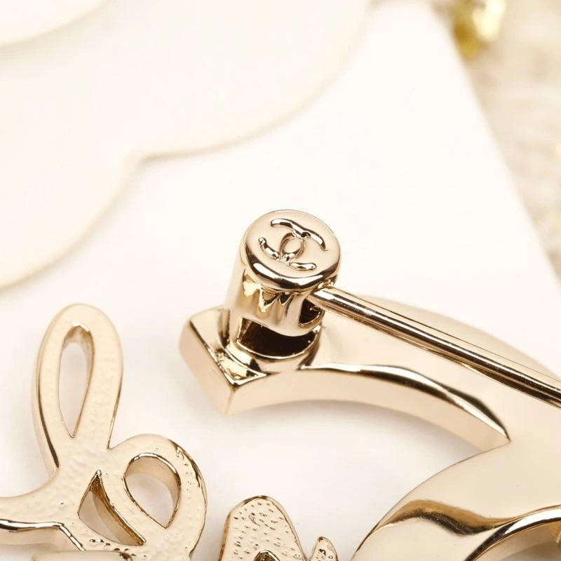 ModernLook Chxnxl Brooches 292828