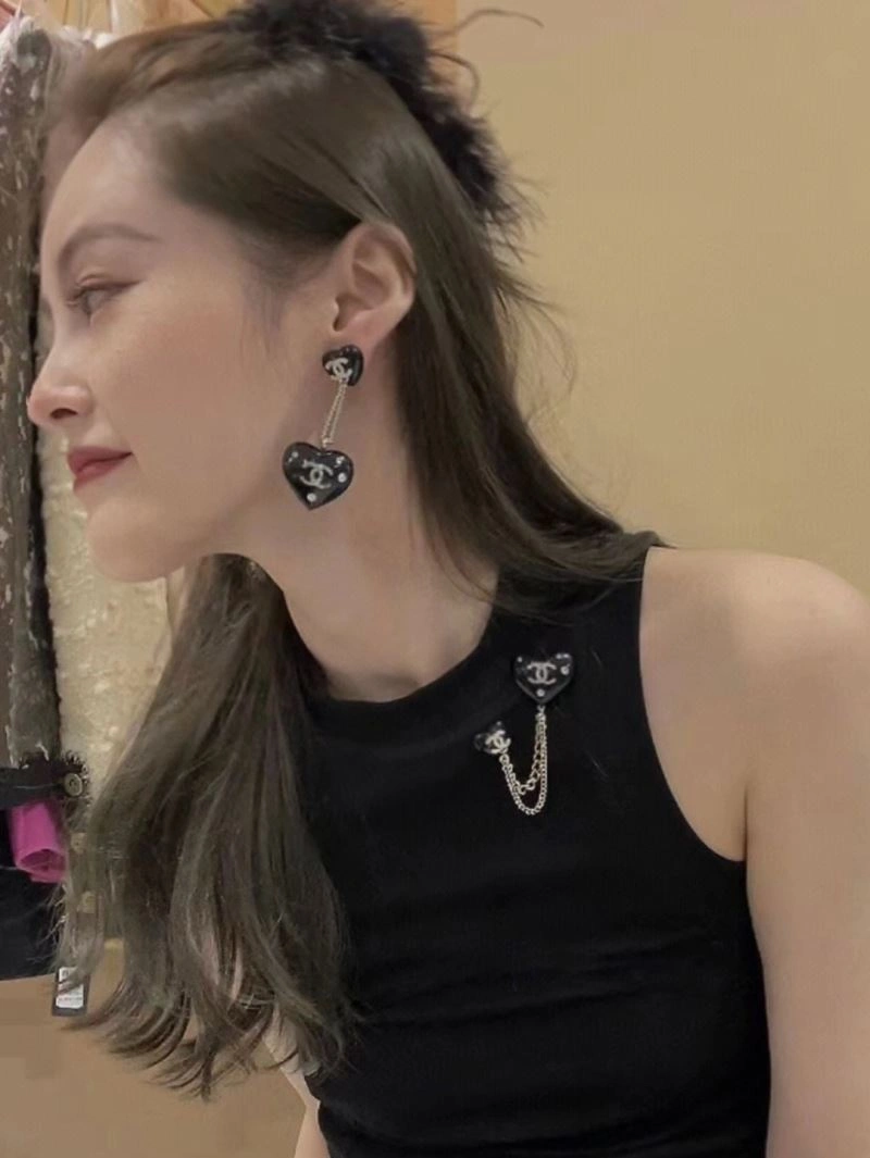 Breathable Chxnxl Earrings 291783