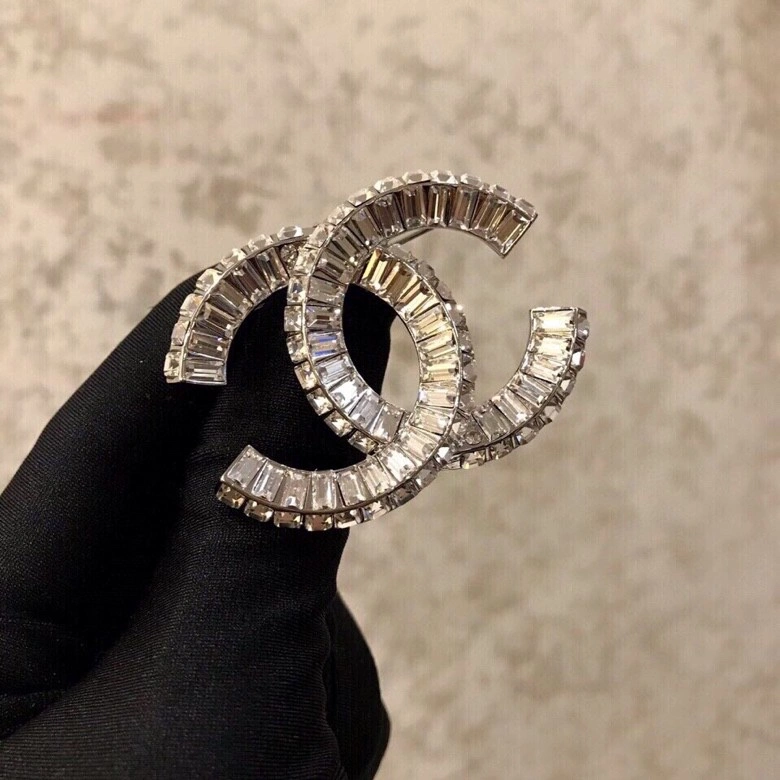 Flexible Chxnxl Brooches 292823