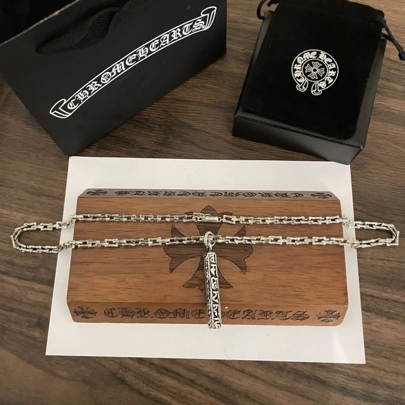 EasyMatch Chrxmx Hxxrts Necklaces 300999