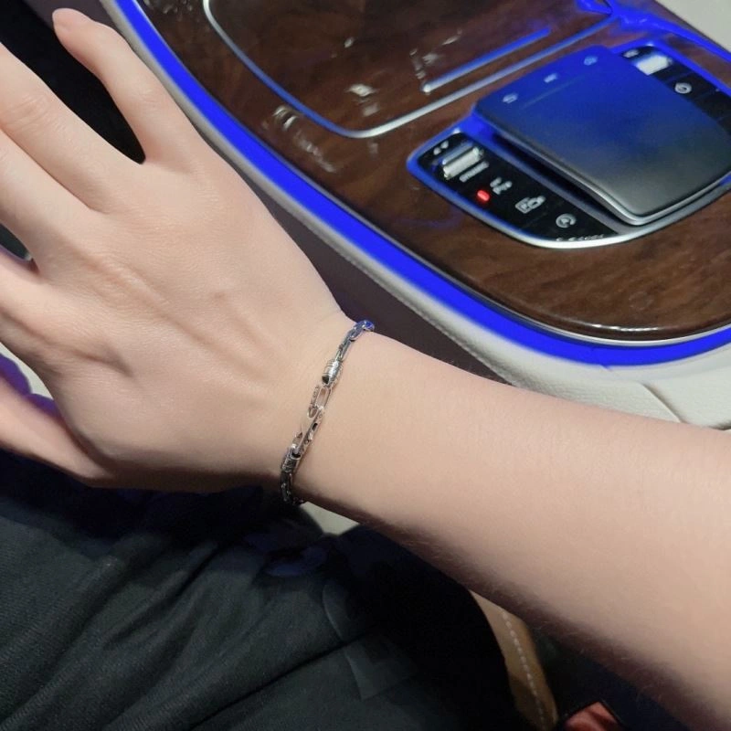 Fashionable LX Bracelets 311976