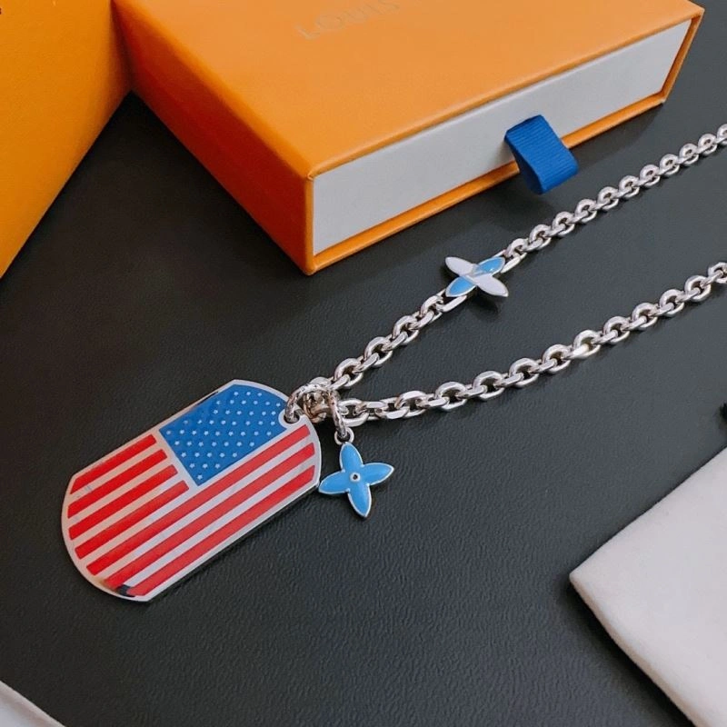 Functional LX Necklaces 311518