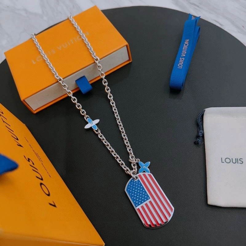 Functional LX Necklaces 311518