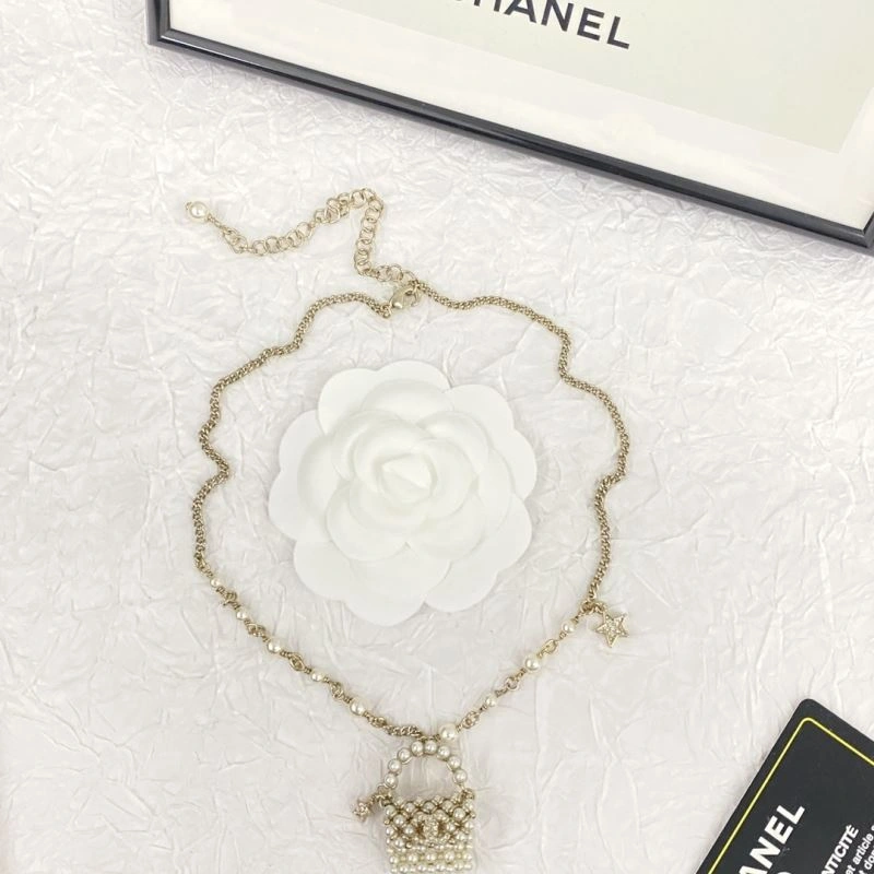 Trendsetting Chxnxl Brooches 292809