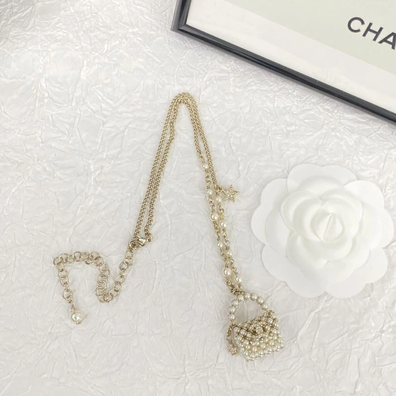Trendsetting Chxnxl Brooches 292809
