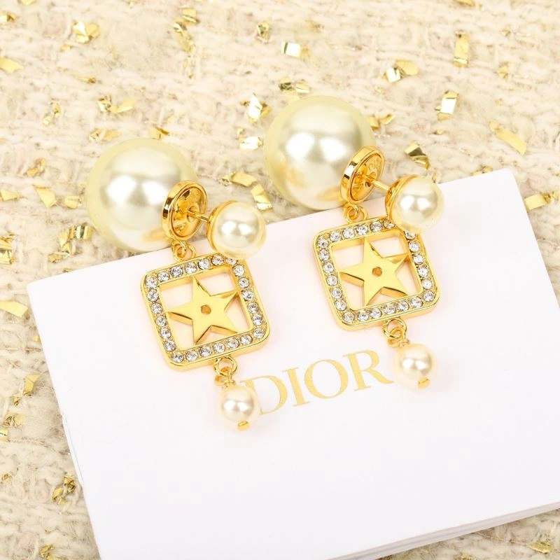 Christian Dxxr Earrings Soft 295374