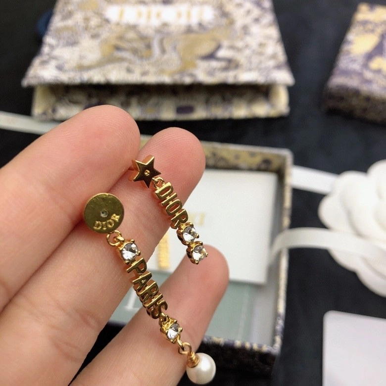 Christian Dxxr Earrings Soft 295370