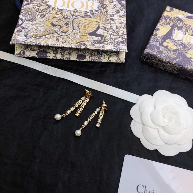 Christian Dxxr Earrings Soft 295370