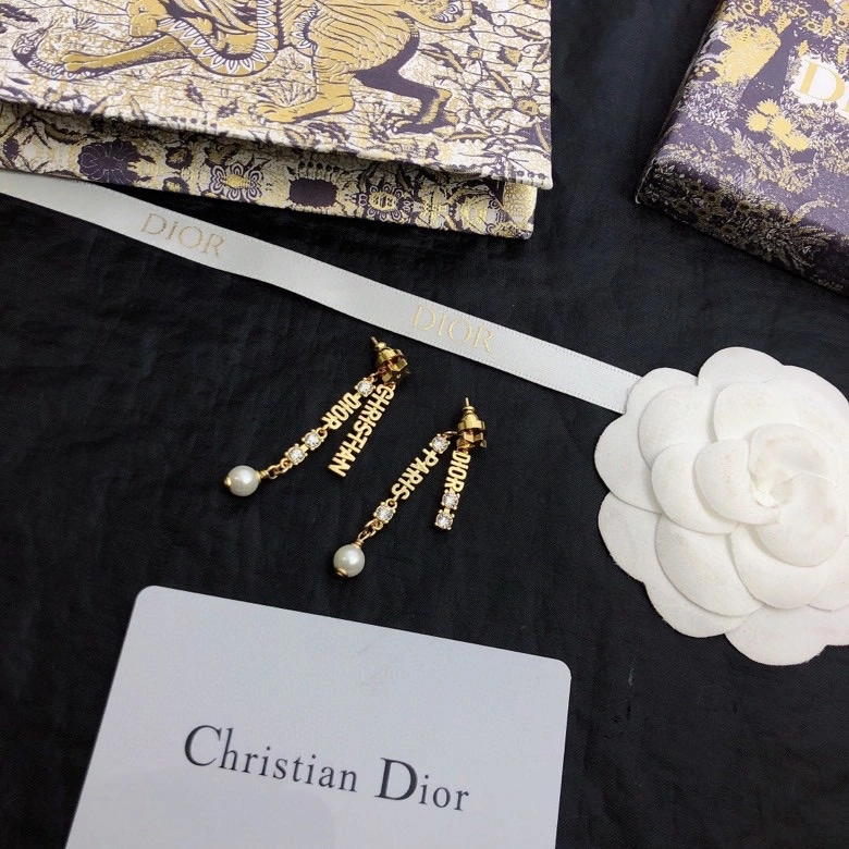Christian Dxxr Earrings Soft 295370
