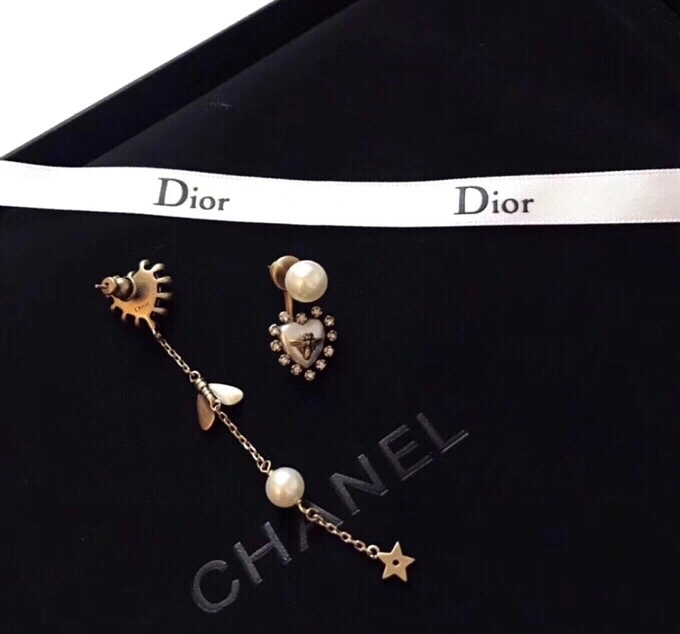 Christian Dxxr Earrings Flexible 295371