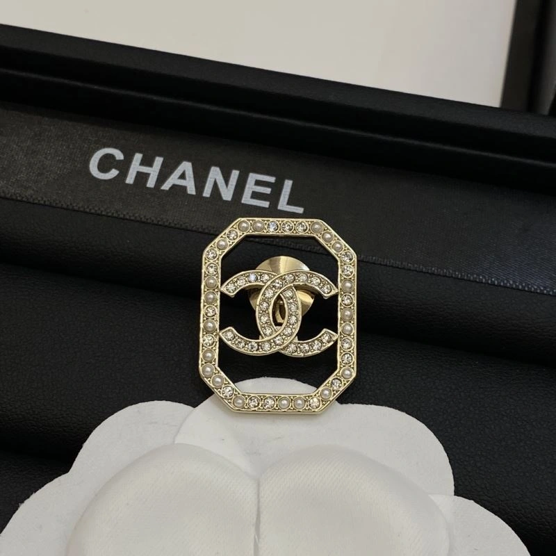 Bold Chxnxl Brooches 292796