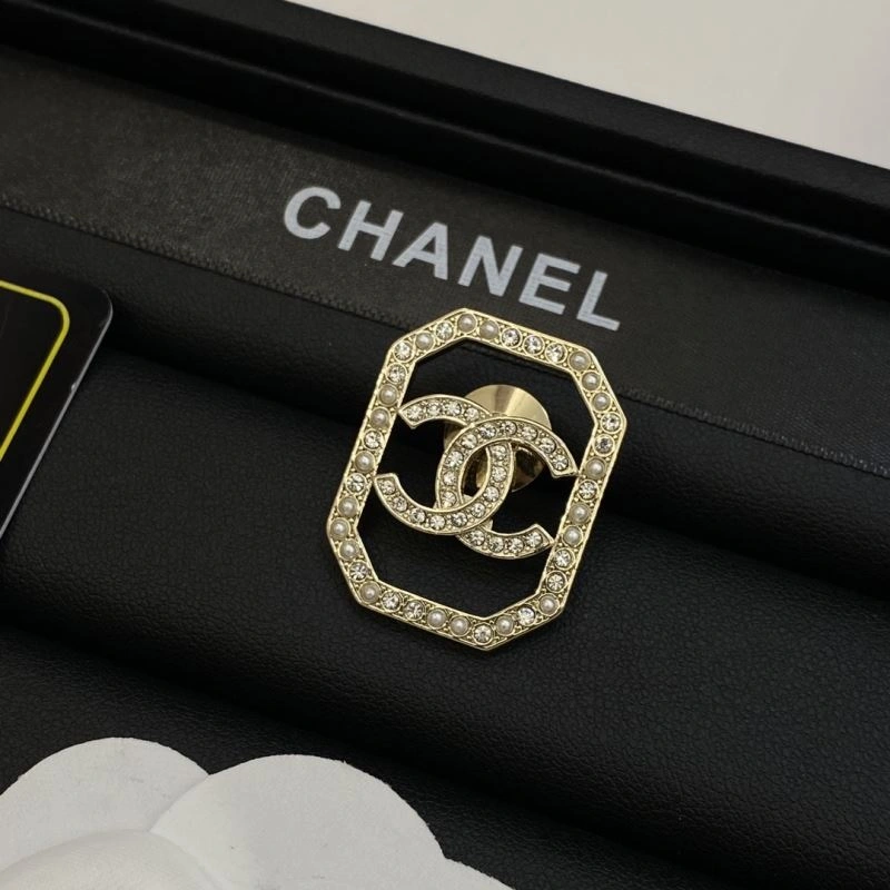 Bold Chxnxl Brooches 292796