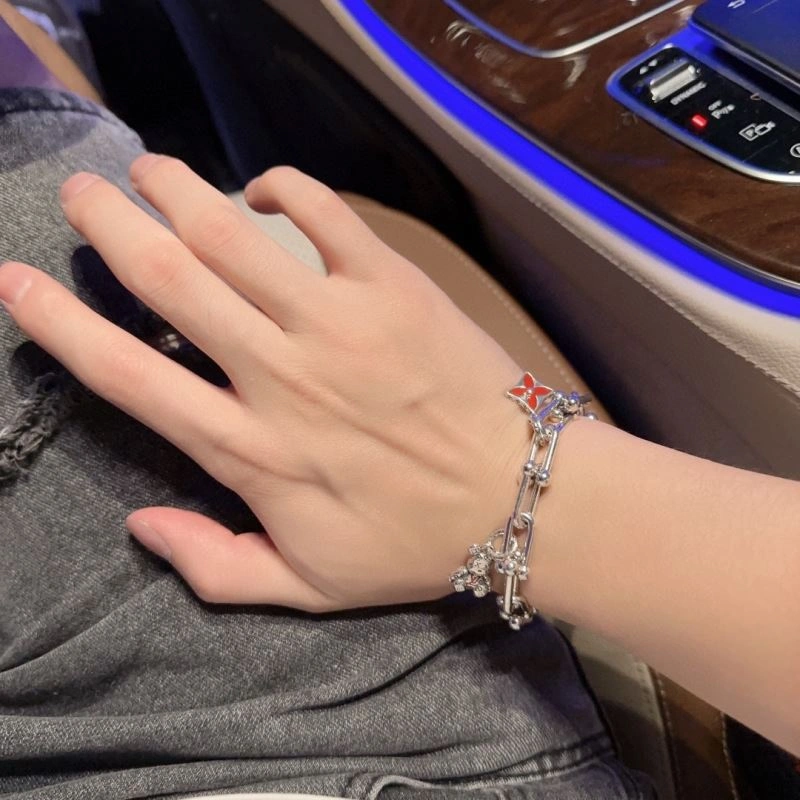 Comfortable LX Bracelets 311968