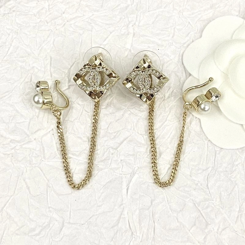 Comfortable Chxnxl Earrings 291725