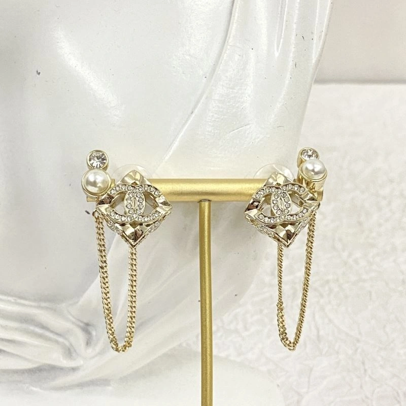 Comfortable Chxnxl Earrings 291725