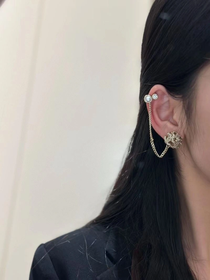 Comfortable Chxnxl Earrings 291725