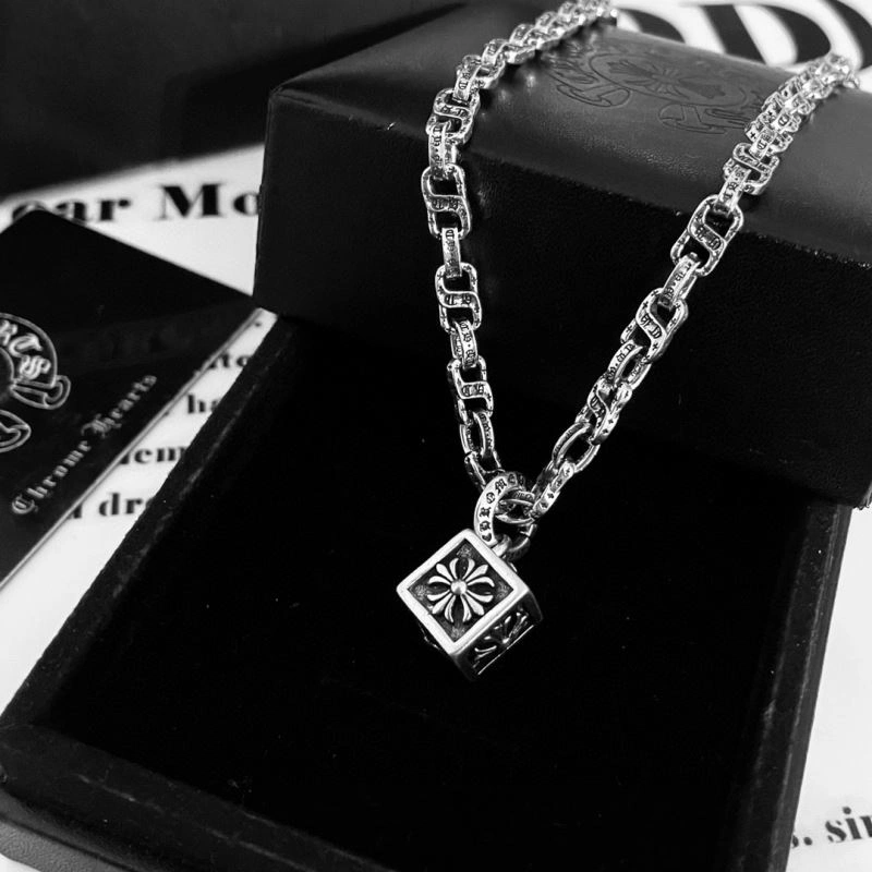 Fashionable Chrxmx Hxxrts Necklaces 300971