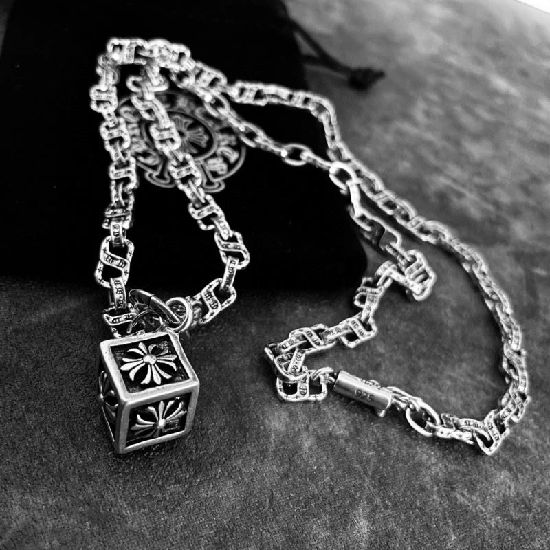 Fashionable Chrxmx Hxxrts Necklaces 300971