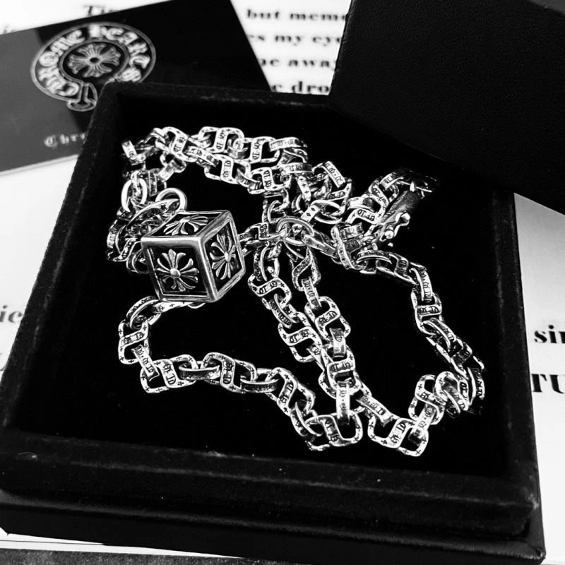 Fashionable Chrxmx Hxxrts Necklaces 300971
