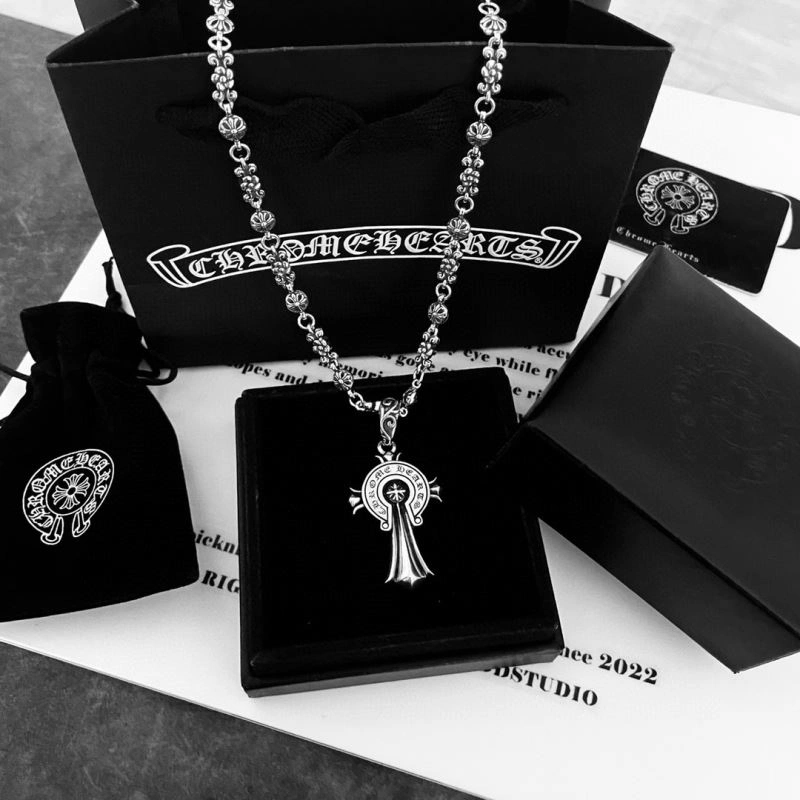 NewStyle Chrxmx Hxxrts Necklaces 300977