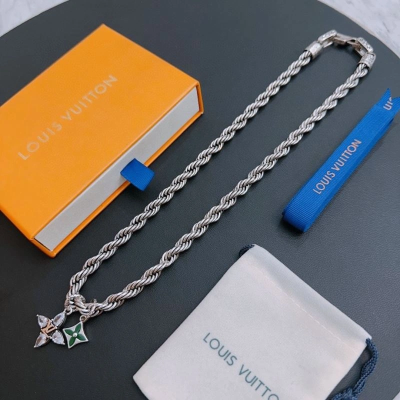 Sleek LX Necklaces 311503