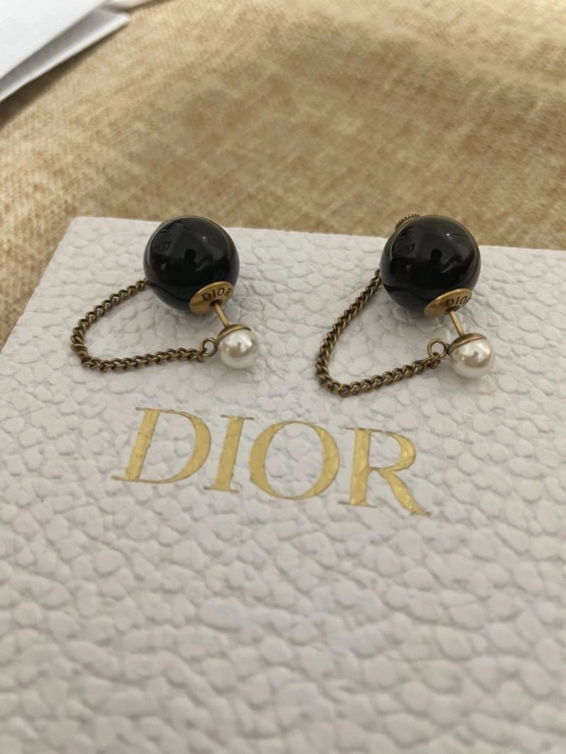 Christian Dxxr Earrings Modern 295362