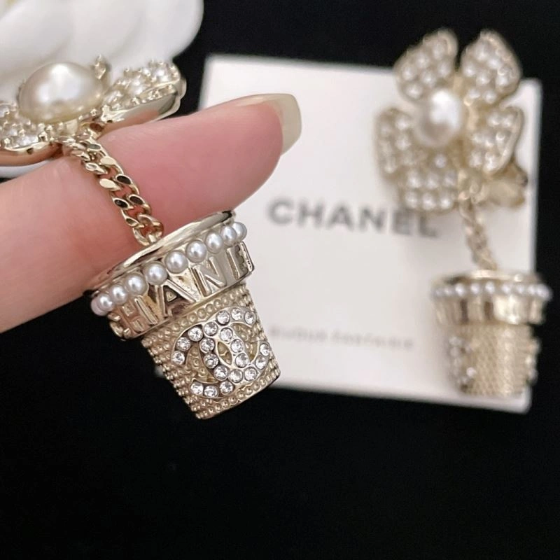 Timeless Chxnxl Brooches 292772