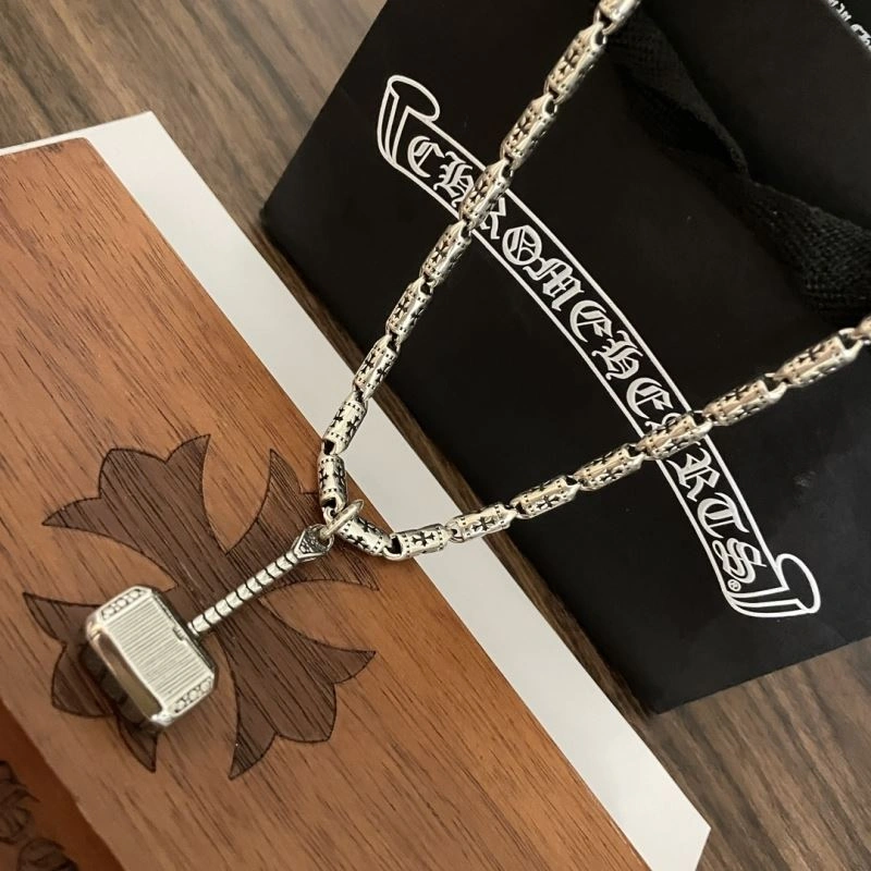Compact Chrxmx Hxxrts Necklaces 300974