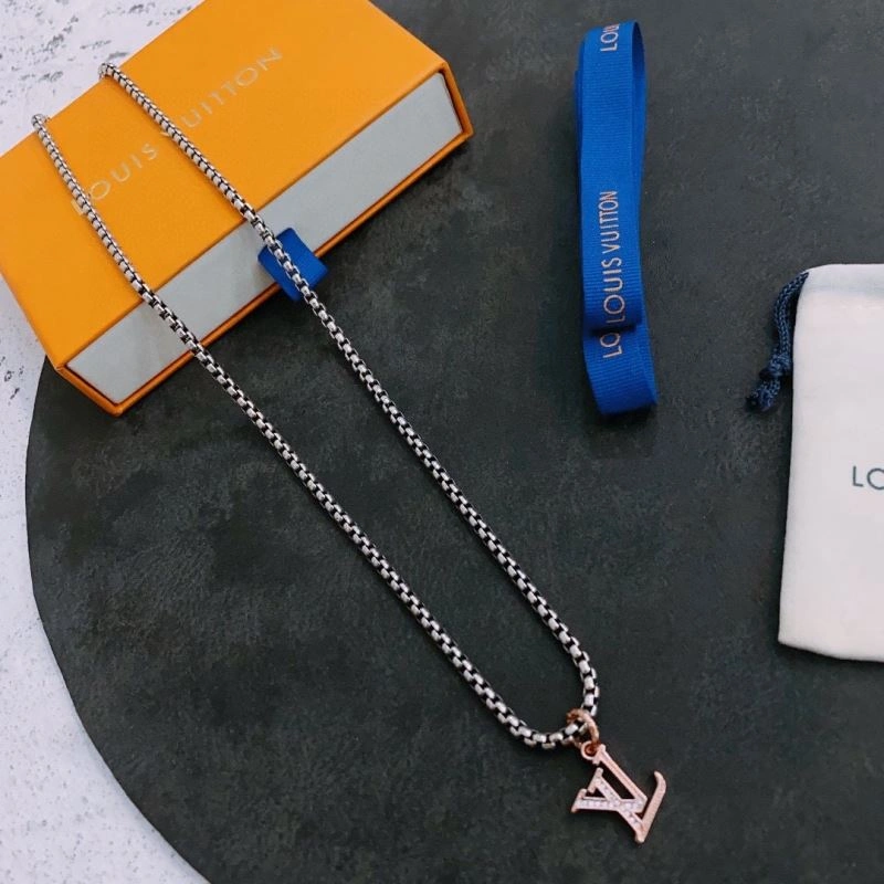 Fashionable LX Necklaces 311501