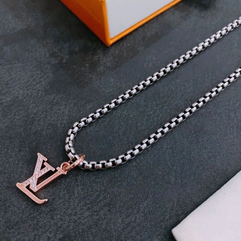 Fashionable LX Necklaces 311501