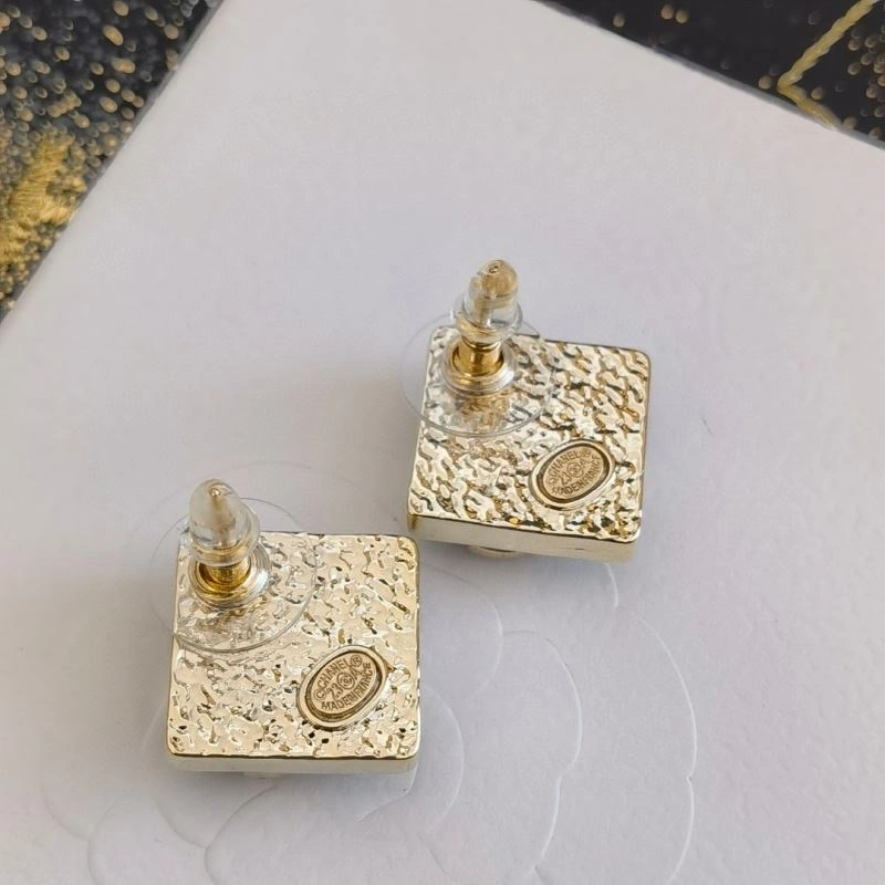 Vibrant Chxnxl Earrings 291703