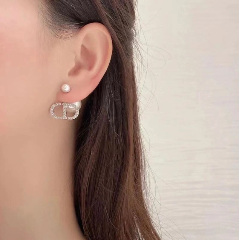 Christian Dxxr Earrings Elegant 295360