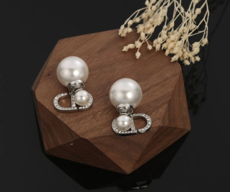 Christian Dxxr Earrings Elegant 295360