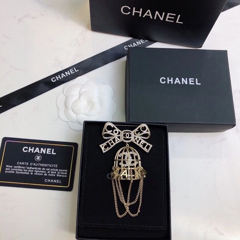 HighQuality Chxnxl Brooches 292750