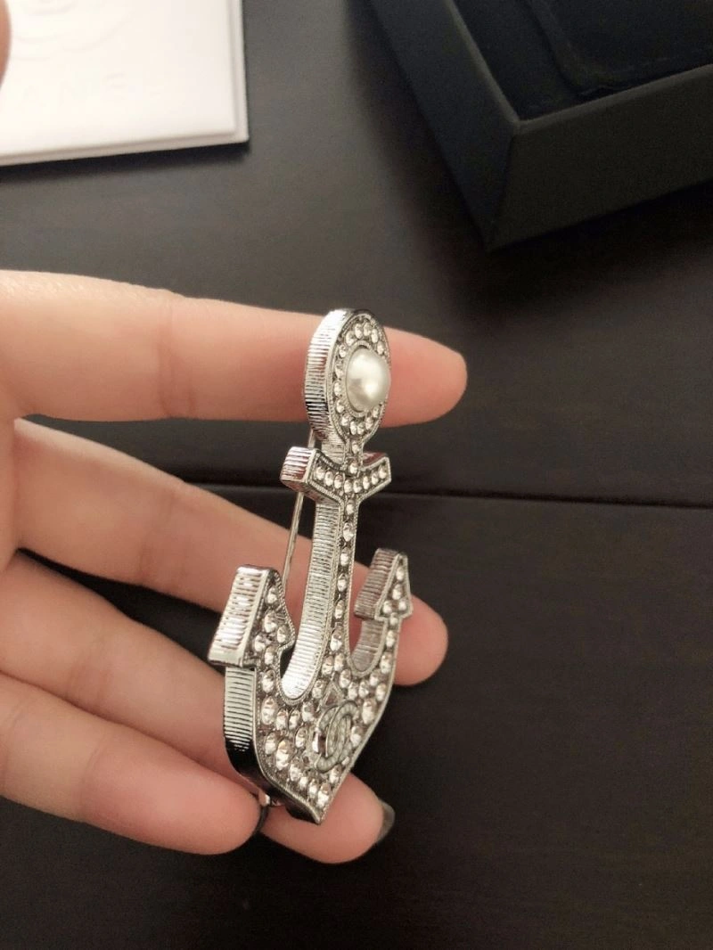 Chxnxl Brooches GoAnywhere 292752