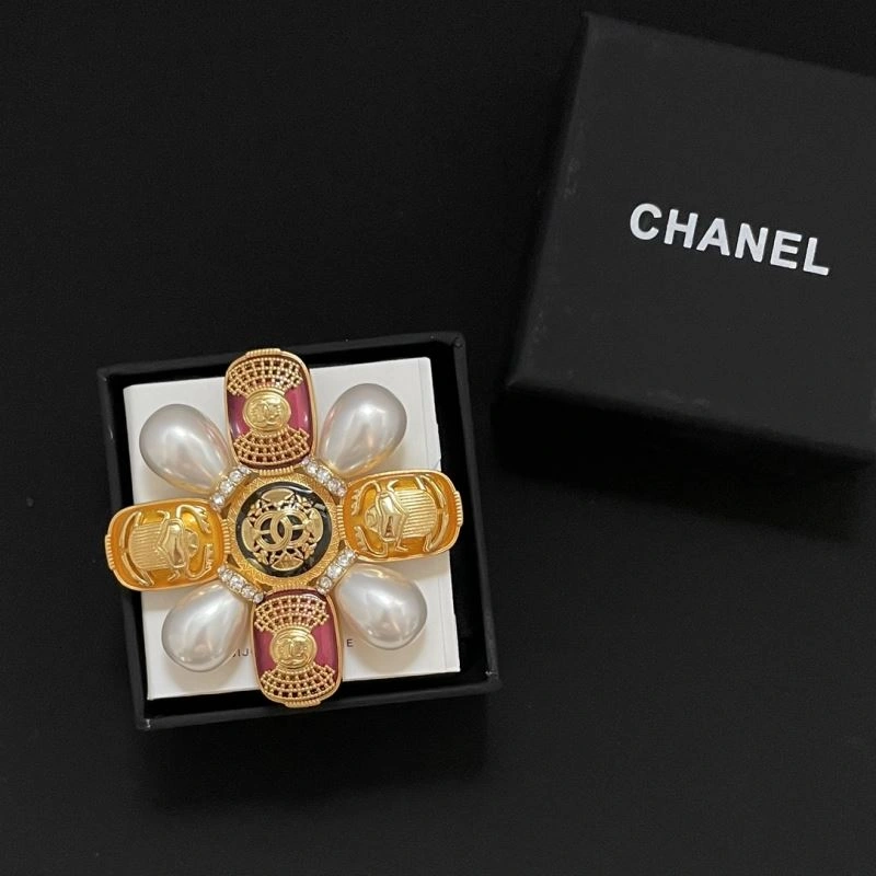 HighQuality Chxnxl Brooches 292745