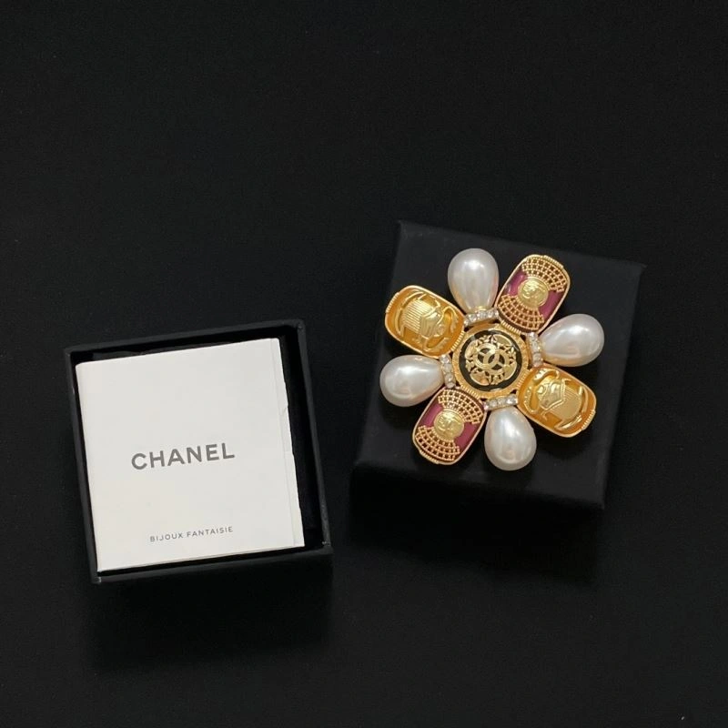 HighQuality Chxnxl Brooches 292745