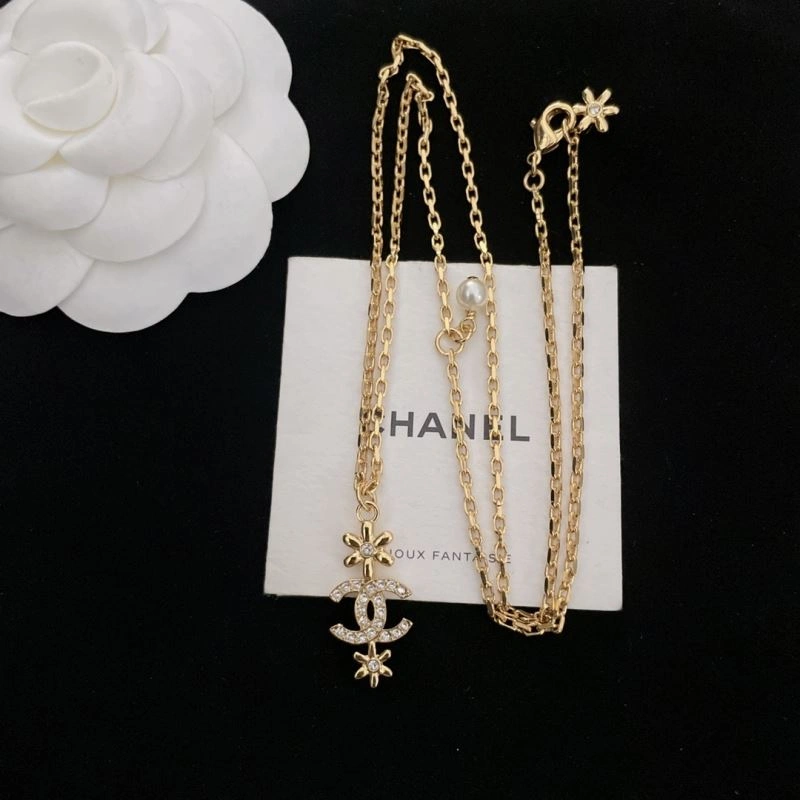 Bright Chxnxl Brooches 292741
