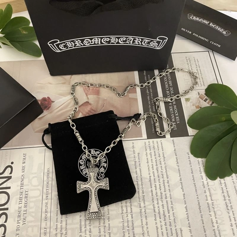 Vibrant Chrxmx Hxxrts Necklaces 300953