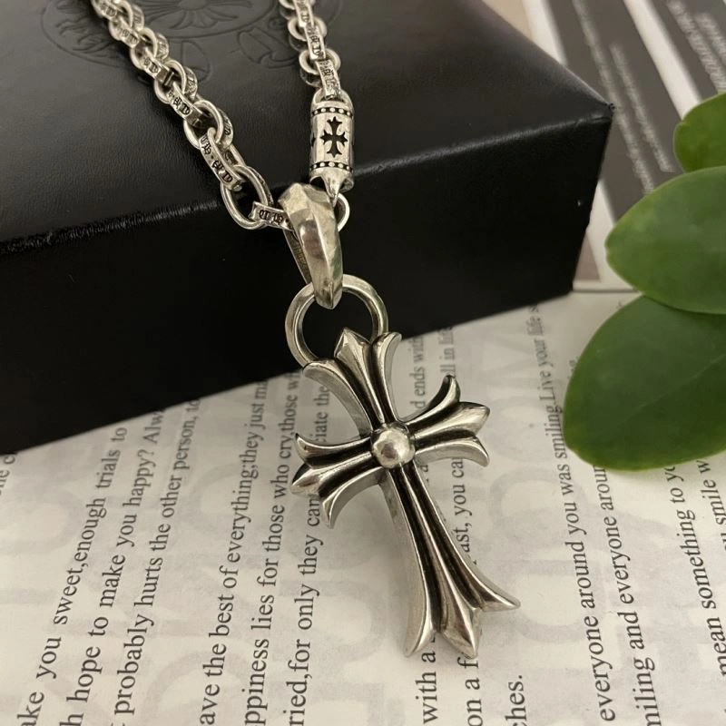 Trendy Chrxmx Hxxrts Necklaces 300941