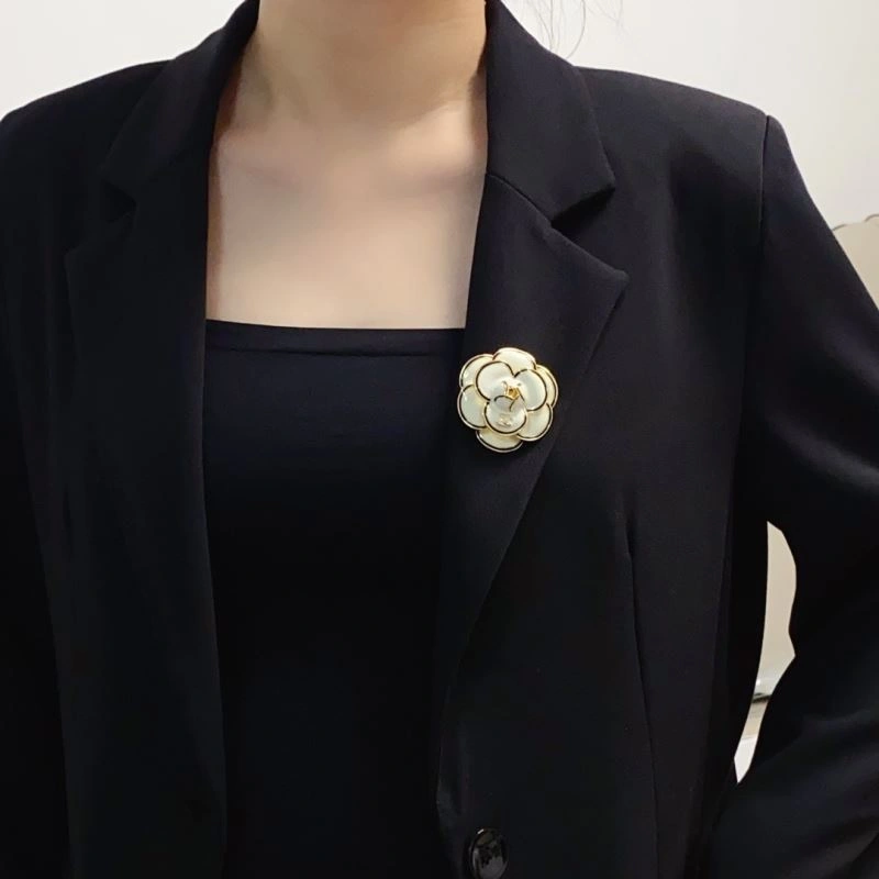 Chxnxl Brooches Cozy 292740