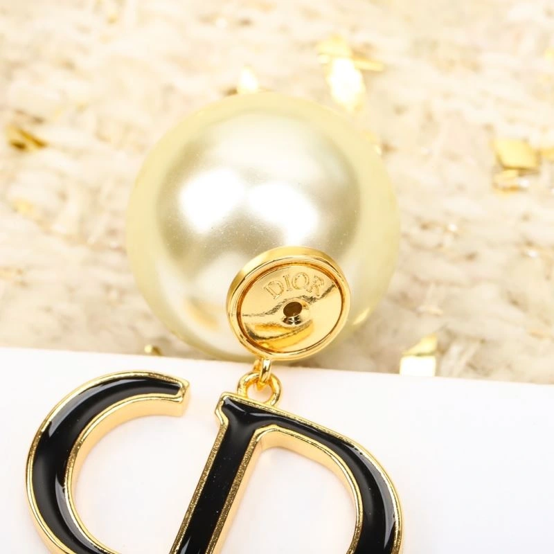 Classic Christian Dxxr Earrings 295344